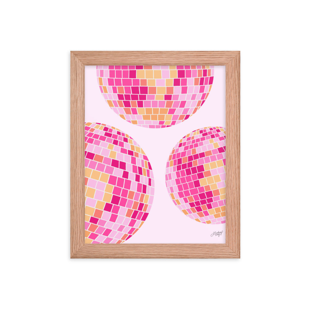 Ilustración de bolas de discoteca (paleta rosa/amarilla) - Impresión mate enmarcada